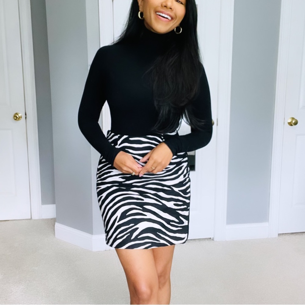 White House Black Market | Black White Zebra Animal Print High Waist Mini Skirt - Picture 12 of 13